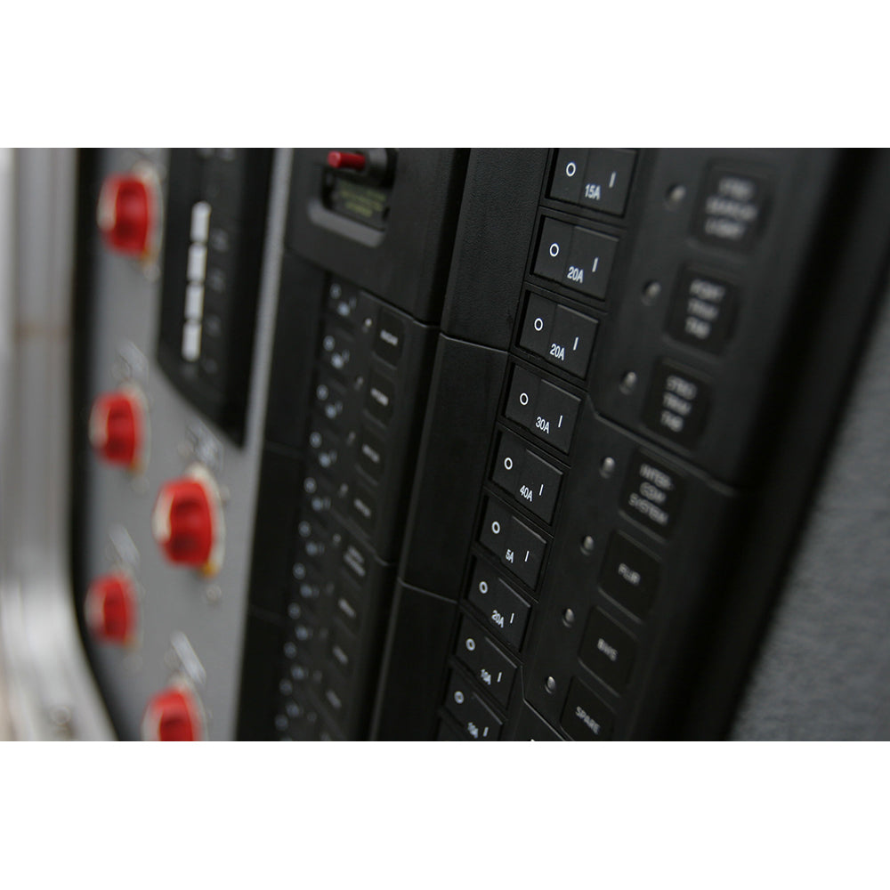 Blue Sea 7404 Single Pole Small Case 2 Flat Rocker Circuit Breaker    20 Amp 7404